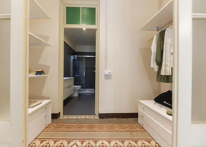 Bravissimo Ciutadans B, 4-bedroom Barri Vell Apartment *